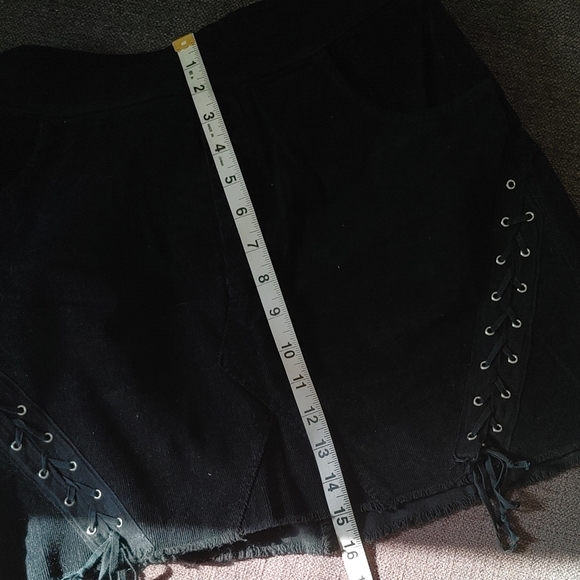 AE Don't Ask Why O/S corduroy black skirt - Picture 2 of 6